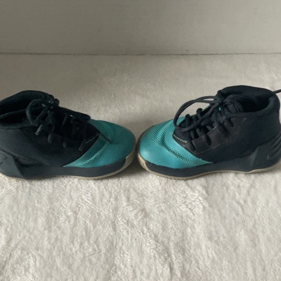 Under Armour Black and Blue sneaker’s Stephen curry - Picture 4 of 6